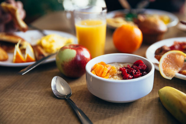 健康小常識:睡覺(jué)前不可以食用的幾種食物 健康小常識:睡覺(jué)前不可以食用的幾種食物